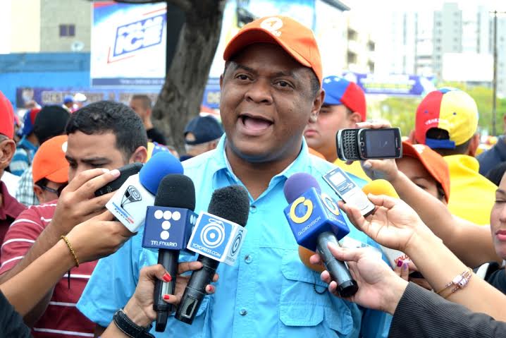 Díaz: Las decisiones equivocadas de Nicolás Maduro nos están acercando a la hiperinflación