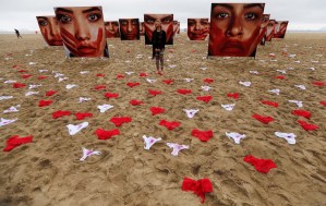 Protesta en Copacabana: 420 mujeres son violadas cada tres días en Brasil (fotos)