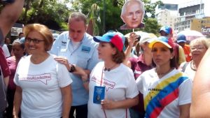 Helen Fernández: La paz en Venezuela depende de la fecha del Revocatorio