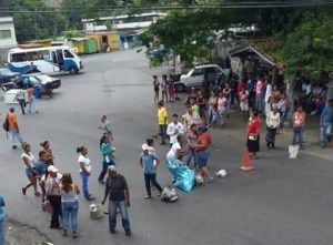 #7Jun: Protestan en Ocumare y Cúa por comida