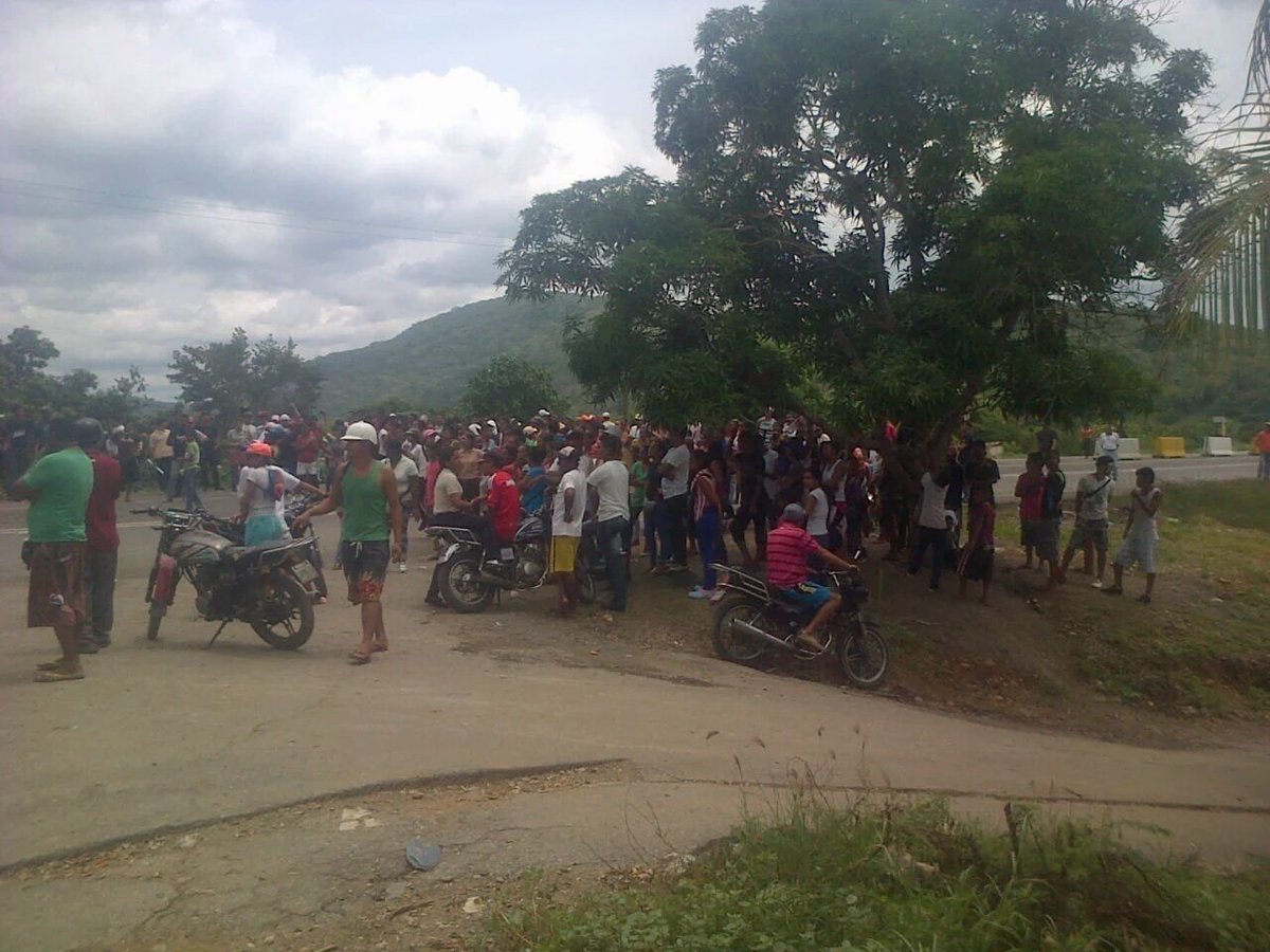 Protesta por comida en Boca de Uchire dejó heridos