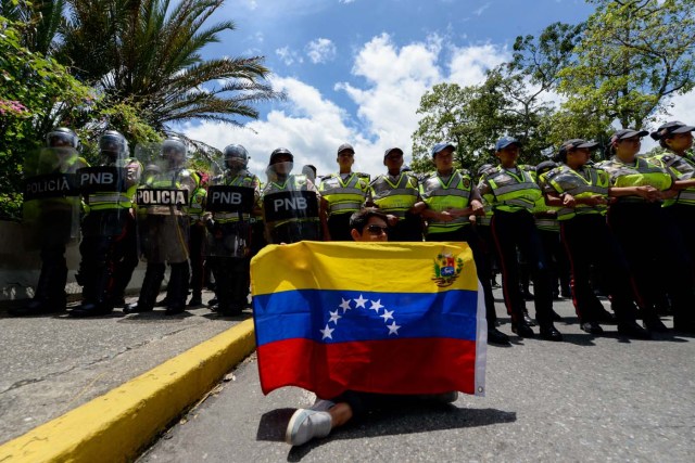 protestas policias estudiantes