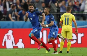 Francia superó a Rumanía en el partido inaugural de la Eurocopa