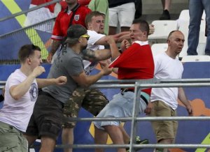 La Fifa condena “escenas vergonzosas e inaceptables” de los incidentes en Marsella