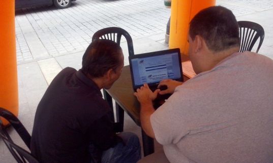 13 jun 16 Alfredo Jimeno Colocamos puntos de información en Chacao para proceso de validación de firmas