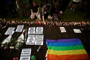 Tensión marca funeral de víctima de tiroteo en Orlando
