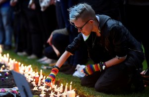 EEUU investiga aún la matanza de Orlando y reabre debate sobre las armas