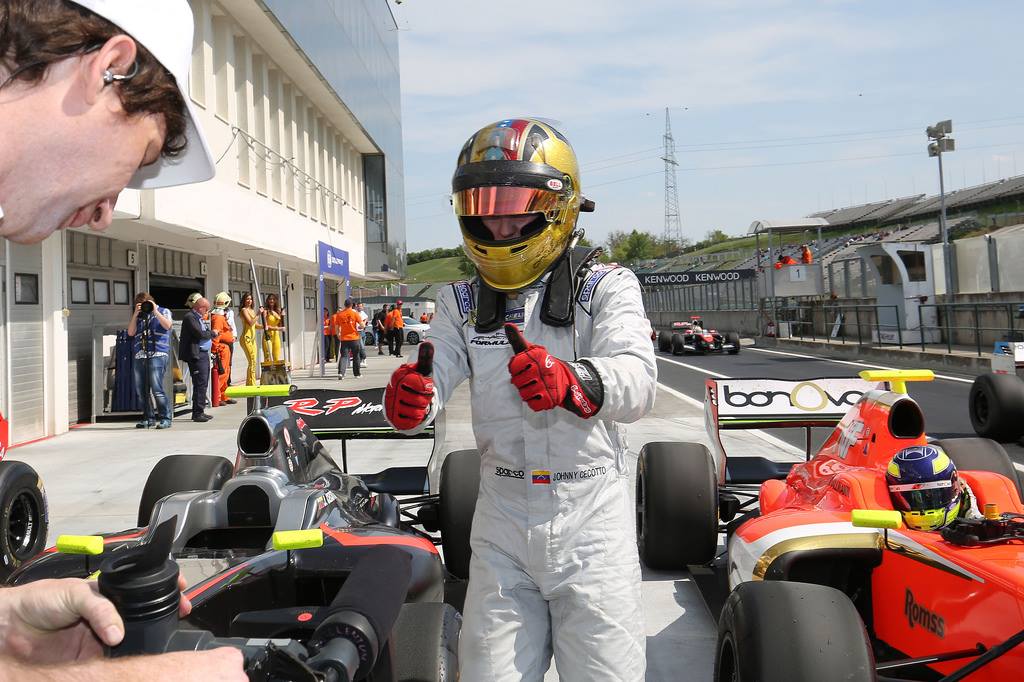 Johnny Cecotto Jr. a punto de perder su asiento en la Fórmula V8 3.5