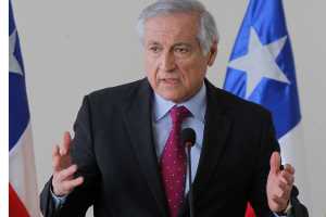 Canciller chileno asegura que su país le concedería asilo a Enríquez si lo solicita