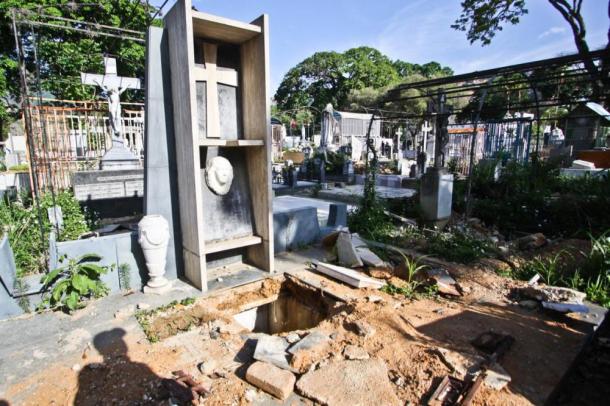 tumba romulo gallegos cementerio general del sur