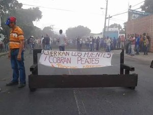 Con protesta bloquearon vía Ureña-San Antonio