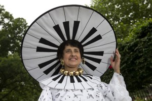 Te partirás de la risa con los extravagantes sombreros del Royal Ascot (Fotos + Videos)
