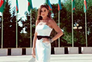 La primera dama de Azerbaiyán, la muñeca del Grand Prix F1 de Europa (fotos)