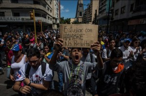 “El hambre obliga a Venezuela a repensar su imaginario basado en la riqueza”
