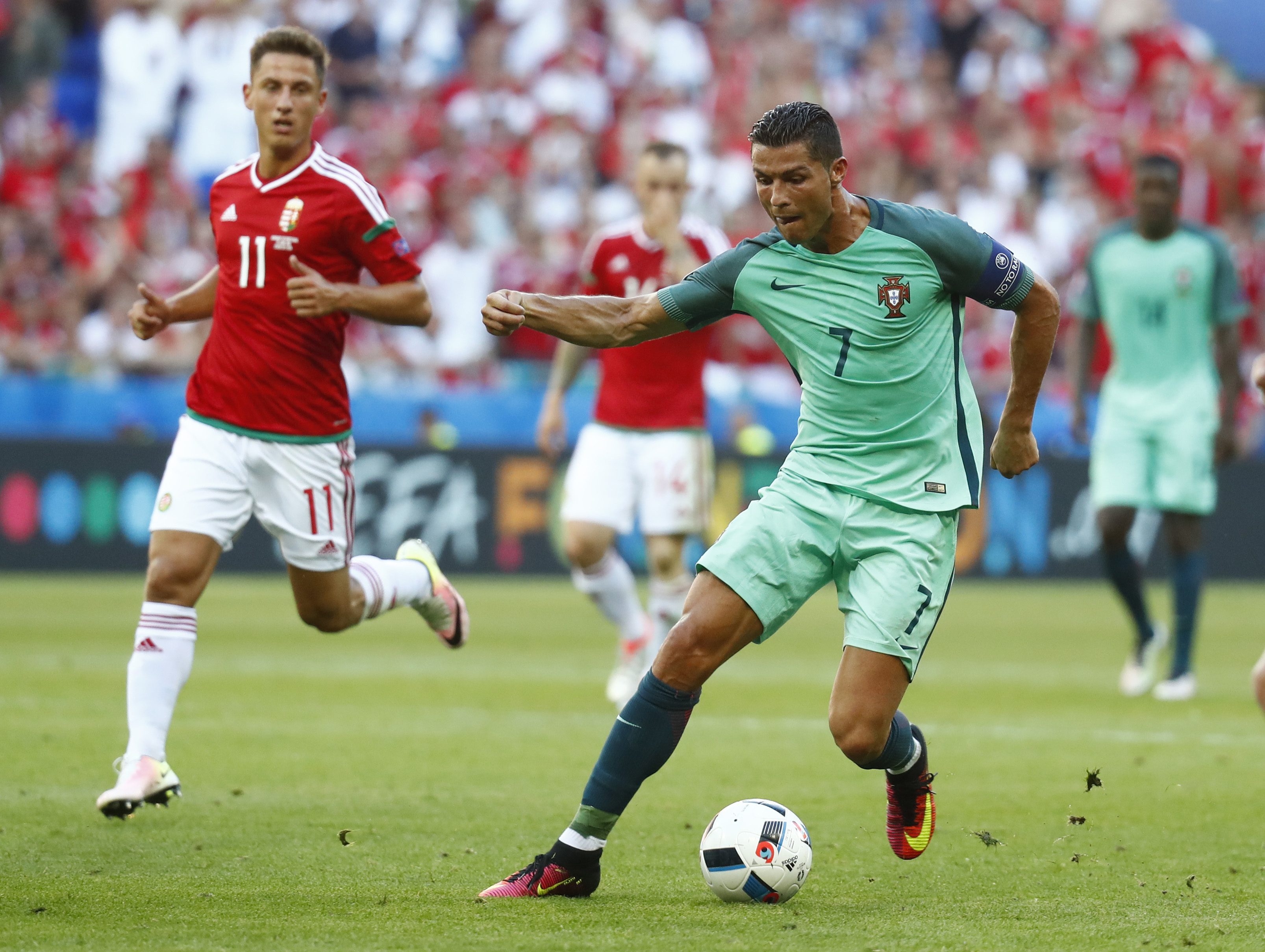 Cristiano Ronaldo, primer futbolista que marca en cuatro Eurocopas