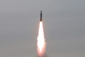 Corea del Norte lanzó tres misiles balísticos, según ejército surcoreano