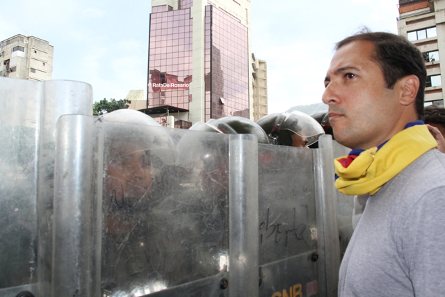 Rafael Del Rosario exige la inmediata liberación de jóvenes activistas de Voluntad Popular
