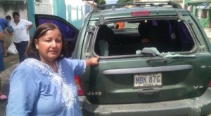 Oficialistas agredieron a firmantes en Aragua: Así dejaron el vehículo de esta diputada (Fotos)