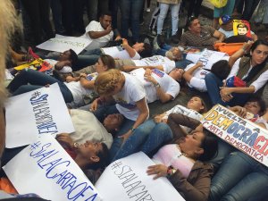 Piden frente a la OEA en Caracas la aplicación de la Carta Democrática