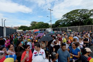 Las colas del descontento en Venezuela (fotos)