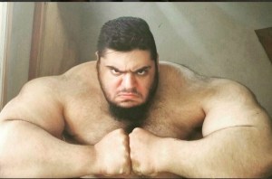 Este iraní es el “Hulk” humano y causa sensación en las redes (FOTOS)