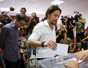 Pablo Iglesias vuelve a tender la mano a los socialistas españoles tras votar