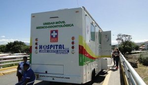 La farmacia móvil del lado colombiano de la frontera en la que venezolanos buscan medicinas