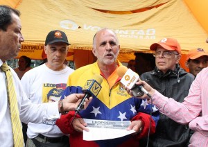 Ismael León: Saldremos a las calles a recoger firmas para liberar a los presos políticos