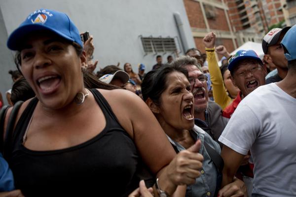 Las protestas del hambre en Venezuela se multiplican mes a mes. La política del hambre está matando a los venezolanos ante la impericia del Gobierno de Maduro (Washington Post)