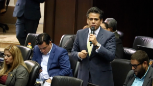 Rafael Guzmán anunció que abandona su curul en la Asamblea Nacional
