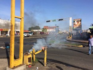 GNB reprime protesta por escasez de alimentos en San Félix #30Jun