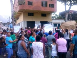 #1Jul: En San Felipe protestan por falta de alimentos