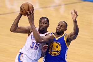 Kevin Durant firmó con Golden State Warriors