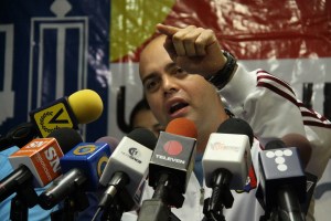 Leonardo Fernández: Empleados destituidos serán multiplicadores de votos para el revocatorio