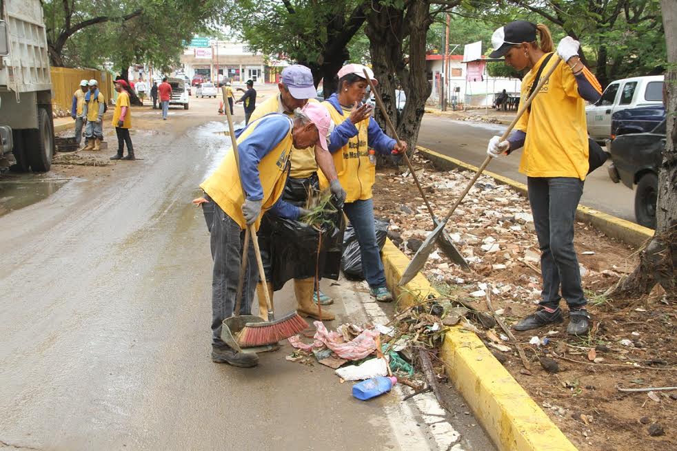Alcaldía de Maracaibo ejecutó plan de saneamiento ambiental en parroquia Cristo de Aranza