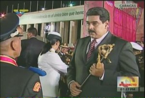 La solución de Maduro para la crisis: Ascensos para militares y hambre para el pueblo