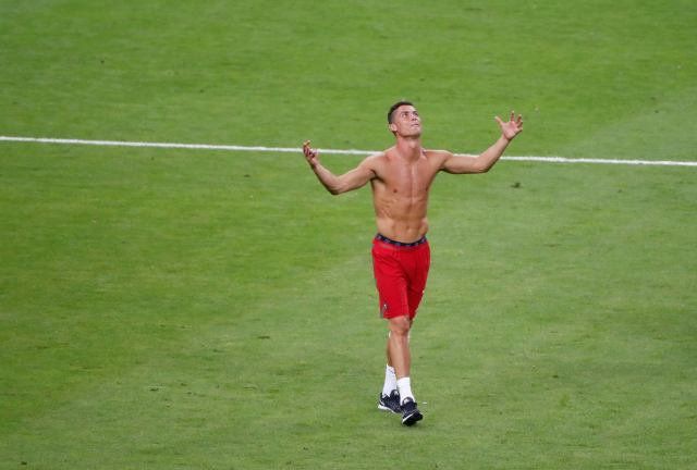 France v Portugal - EURO 2016 - Final - Stade de France, Paris - Saint Denis, France - 10/7/16 - Portugal's Cristiano Ronaldo celebrates after winning the Euro 2016. REUTERS/Charles Platiau