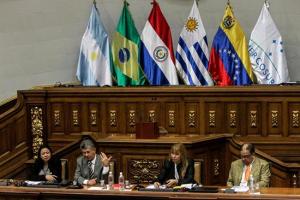 Cancilleres debatirán este lunes si Venezuela debe asumir presidencia del Mercosur