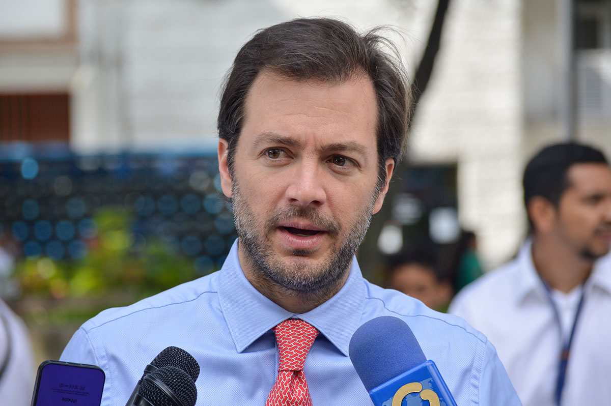 TSJ prohíbe salida del país al alcalde Ramón Muchacho y difiere audiencia