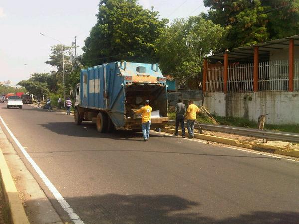 Imau trabaja en la limpieza de mercados y hospitales de Maracaibo