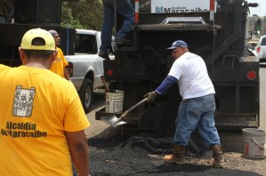 1.000 toneladas de asfalto verterán en calles de los barrios San Pedro y San Sebastián