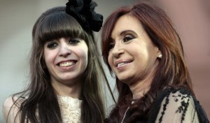Hija de Kirchner dice que 4,66 millones dólares en su caja están declarados