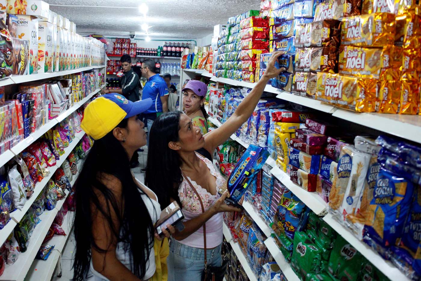 Colombia reabastecerá Cúcuta luego de visita de miles de venezolanos