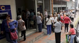 Gobierno se olvidó de jubilados y pensionados en el exterior: Buscan sobrevivir ante ausencia de pagos