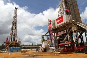 Trabajadores petroleros exigen al CNE que no avale elecciones fraudulentas de la Futpv