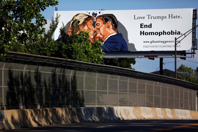 2016-07-16T170542Z_730844141_S1AETPYEMOAA_RTRMADP_3_USA-ELECTION-CONVENTION-BILLBOARDS