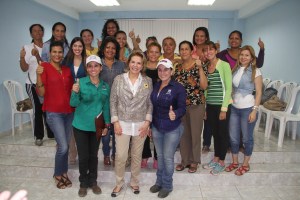 Eveling de Rosales realizó donativo a la Fundación Aliadas en Cadena