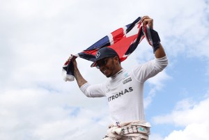 Hamilton cree que Red Bull disputará el triunfo a Mercedes en Hungaroring