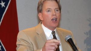 Un exlíder del Ku Klux Klan presenta su candidatura a senador de Luisiana