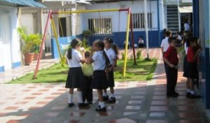 Alza en matrículas causa “migración” a colegio público en Anaco